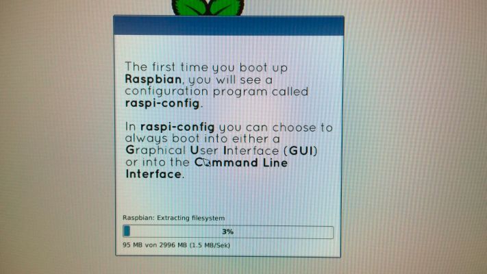 Conrad Adventskalender Raspberry Pi: Während der Installation von Raspbian erhält der Betrachter Infos zum Betriebssystem. (Bild: Margit Kuther)