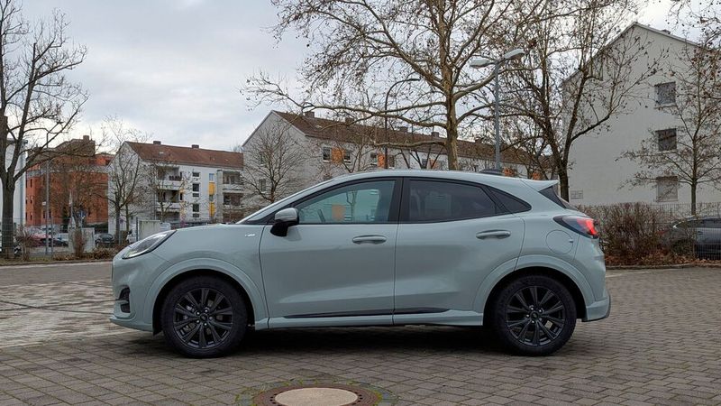 Mit 4,22 Metern Länge gehört der Puma in das erfolgreiche Segment der Mini-SUV und konkurriert beispielsweise mit dem VW T-Cross oder dem Renault Captur. (Bild: Rosenow – VCG)