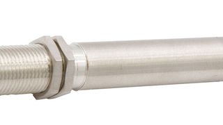 Der OI12C758 mit einstellbarem Emissionsgrad ist der kleinste Sensor unter den Kompaktgeräten und verfügt über einen äußerst breiten Messbereich von -40 °C 
bis +1.030 °C.  (Bild: Ipf electronic)