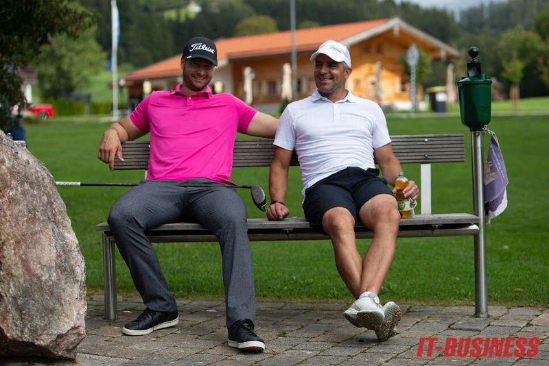 Kurze Pause bei Johannes Lochner (l., Bobfahrer) und Ricco Groß (Biathlet)  (Bild: Vogel IT-Medien GmbH)