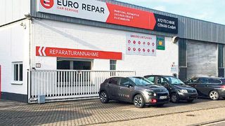 In dieser Halle wurden Träume wahr: Im November 2018 feierte die Kfz-Technik Cenan GmbH in Niederzier ihre Eröffnung. (Bild: Christine Winkler)