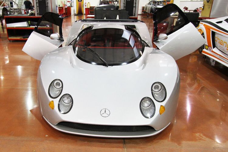 Der Einstieg in den Renn-Boliden erfolgt über zwei weit öffnende Flügeltüren. (Foto: RKMCCA)