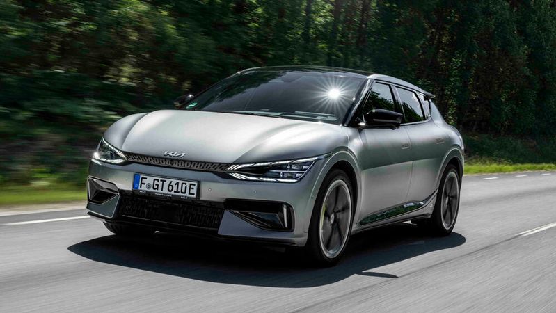 Fast 600 PS schlummern unter dem Blechkleid des neuen Kia EV6 GT. Fast 600 PS schlummern unter dem Blechkleid des neuen Kia EV6 GT.