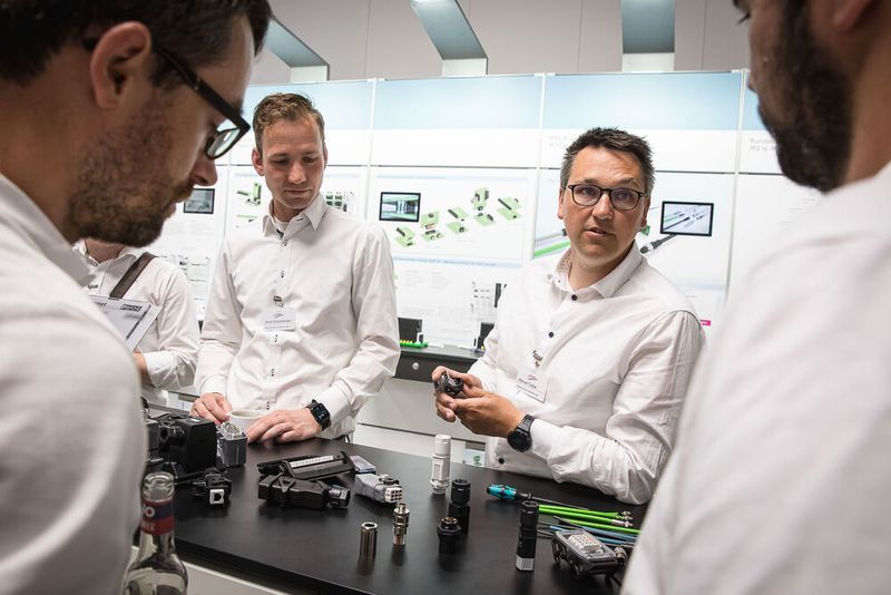 Steckverbinderkongress 2023 Tag 2: Kongress mit Trendthemen von PCF über DC-Steckverbinder, Hybridsteckverbinder, Qualifizierung, Single Pair Ethernet, Hands-on Workshops bis zu 3D-Druck und Konfektionierung. (Bild: Stefan Bausewein)