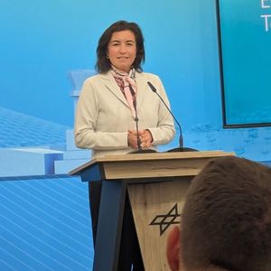 Dorothee Bär, Bundesministerin für Forschung, Technologie und Raumfahrt nennt den Standort einen Leuchtturm für Drohnenforschung.(Bild:  Stefanie Eckardt)