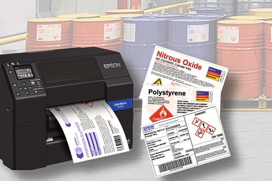 Epsons „ColorWorks“-Etikettendrucker sind für die Inhouse-Produktion von haltbaren Etiketten jeder Größe in hoher Auflösung geeignet.(Bild:  Epson)