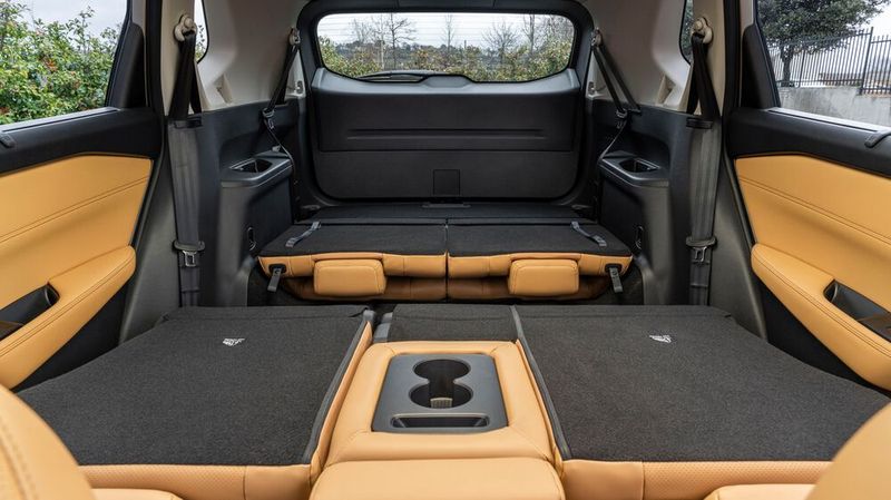 Der Kofferraum fasst bis zu 1.426 Liter. (Bild: Nissan)