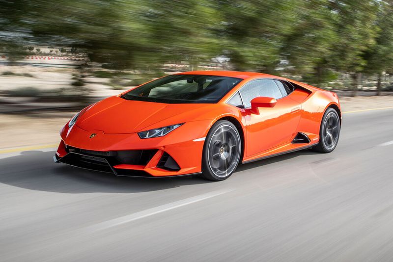 Die Ingieure haben dem Huracan Evo eine komplett neuartige Fahrwerksabstimmung sowie zusätzliche elektronische Helferlein spendiert.  (Bild: Lamborghini )