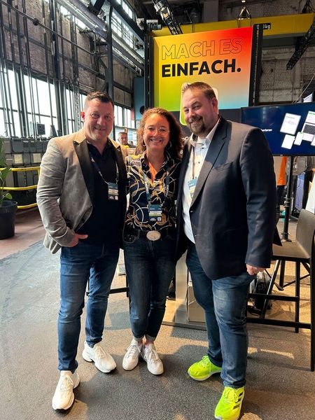 „Mach es einfach“ war das Motto des Estos-Teams mit (v. l.) Daniel Kraft, Jennifer Klose und Christian Bläss.  (Bild: Vogel IT-Medien)