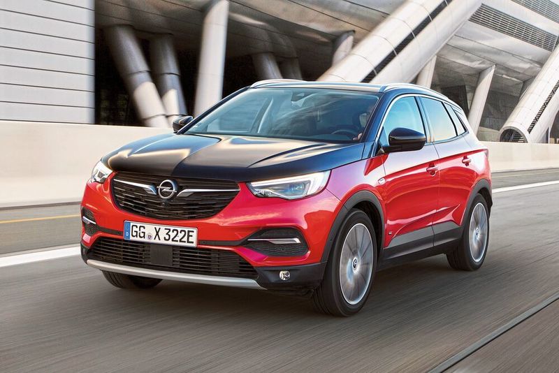 Opel erweitert mit einer Plug-in-Hybrid-Variante das Motoren- und Antriebskonzept seines Kompakt-SUV Grandland X. (Opel )