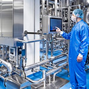 Cybersecurity wird zum festen Bestandteil der Anlagenarchitektur, weil nur integrierte Schutzkonzepte Risiken früh abfangen und vernetzte OT/IT Umgebungen zuverlässig absichern.“(Bild:  Zeta)