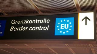 Wegen geopolitischer Risiken entscheiden sich westeuropäische CIOs verstärkt für lokale Cloud-Anbieter. Bis 2030 werden über 75 Prozent der Unternehmen außerhalb der USA eine Strategie für digitale Souveränität verfolgen. (Bild: © John - stock.adobe.com)