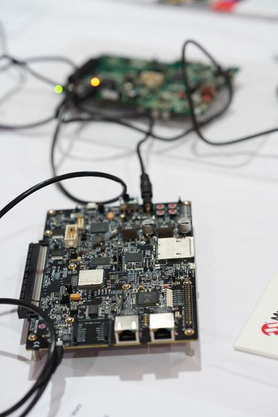 FPGA Conference Europe 2022: Über 70 Sprecher, 100 Vorträge und über 250 Teilnehmer – nach zwei Jahren mit Corona-bedingten Digitalkonferenzen fand die dreitägige FPGA Conference vom 5. bis 7. Juli 2022 endlich wieder als Präsenzveranstaltung statt. Besondere Highlights waren die spannende Keynote von Nick Ni von AMD/Xilinx, die interessante Couchtalk-Expertenrunde, der traditionelle BBQ-Grillabend sowie die vielen glücklichen Gewinner der Verlosungsaktionen.  (Bild: Nadine Stegemann)