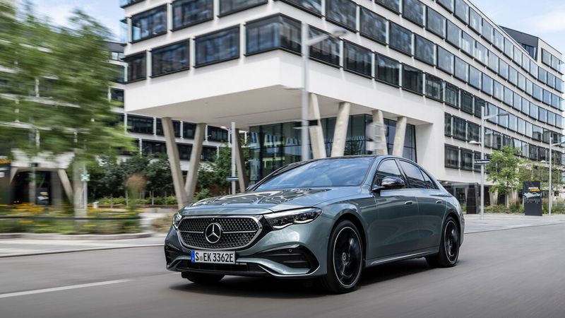 Die Business-Limousine präsentiert sich als kleine S-Klasse. (Bild: Mercedes-Benz)