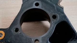 Nur halb so schwer wie sein Pendant aus Gusseisen: Mit dem formgepressten Achsschenkel für den Jeep Compass belegte Marelli im vergangenen Jahr den ersten Platz in der Kategorie „Future of Lightweighting“ des Enlighten Awards. (Marelli)