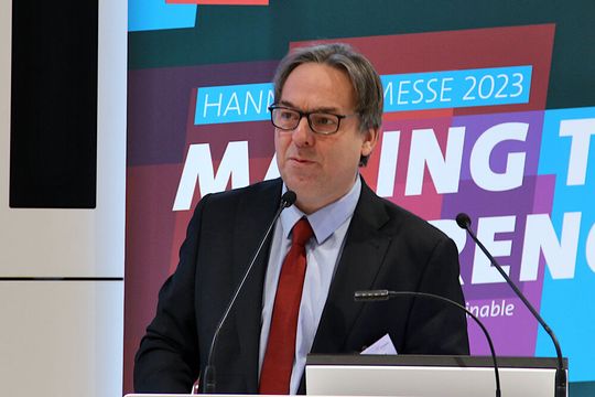 Hartmut Rauen: „Wir sind mit dem Maschinenbau ein wesentlicher Teil, um die digitale Transformation zu realisieren.“(Bild:  Stefanie Michel)