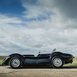 (Lister Motor Company)
