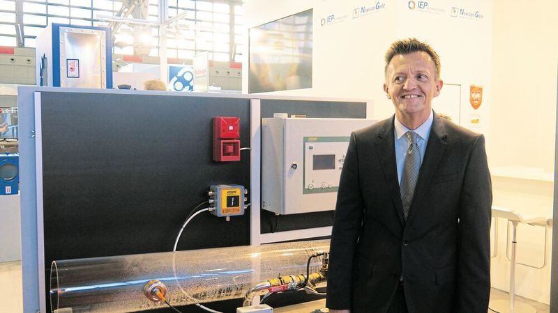 Markus Häseli, IEP: „Neu in der IEP-Produktfamilie ist die Atexon Funkenerkennung, die sich vor allem durch einen sehr großen Einsatzbereich auszeichnet, dank des 180 Grad-Sensors werden sowohl heiße Partikel aber auch schwarze Körper erkannt.“ (Mühlenkamp)