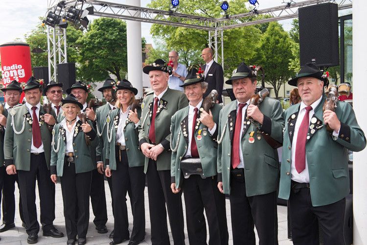 Auch die Truderinger Böllerschützen kamen zu der Veranstaltung... (Foto: Automag)