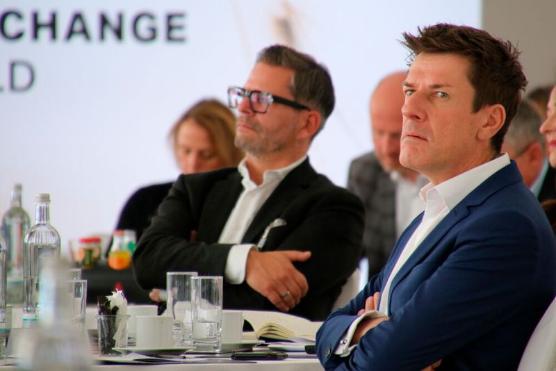 (v. l.) Lutz Hohmann, Vorstand PROFI AG, und Dieter Stehle, ED & General Manager ISG DACH, Lenovo (Bild: Vogel IT-Akademie)