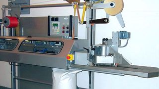 Die Hotmelt-Tapes sind maßgeschneidert für den Einsatz in modernen Sackverpackungsanlagen. (Bild: Schümann)