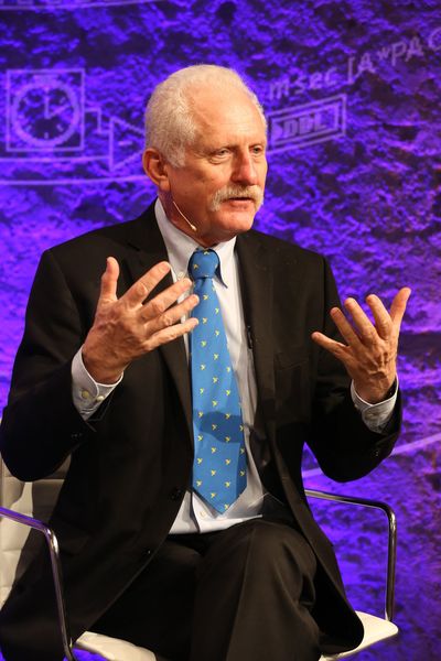 Dr. James Truchard, CEO und Mitbegründer von National Instruments auf dem VIP-Kongress 2013. (National Instruments)