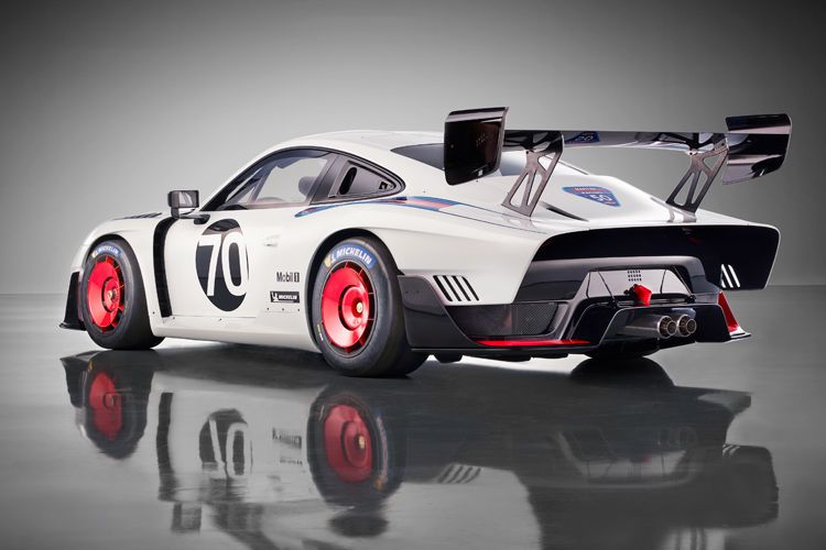 Die Kraft des 3,8-Liter-Heckmotors wird mittels eines Siebengang-Porsche-Doppelkupplungsgetriebes auf die Straße gebracht. (Bild: Porsche)
