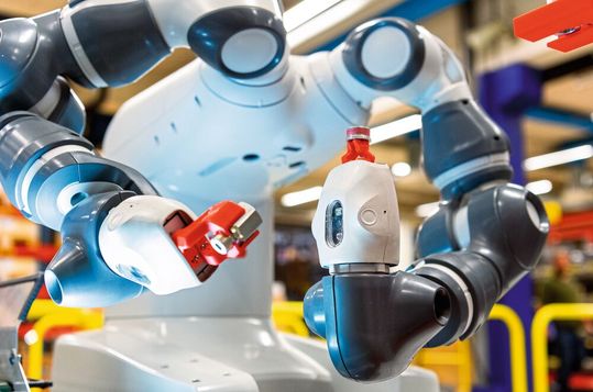 Für die Gewindemontage bei CEJN kommen die verschiedenen Greiferhände des Yumi stets passend aus dem 3D-Druck. Für die Gewindemontage bei CEJN kommen die verschiedenen Greiferhände des Yumi stets passend aus dem 3D-Druck.
