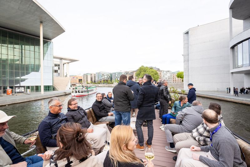 Zum Abschluss der zweitägigen Veranstaltung gab es eine Bootsfahrt auf der Spree. (Bild: Kiwiko/Jörg Farys)