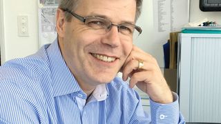 „ Wir wollen stressinduzierte und krankmachende Prozesse besser verstehen, um sie besser behandeln zu können.“ Prof. Dr. med. vet. et phil. II Michael O. Hottiger, Institut für Molekulare Mechanismen bei Krankheiten, Universität Zürich (Bild: Universität Zürich)