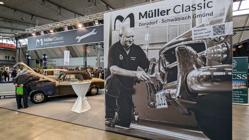 Mittlerweile rar geworden: Handwerksbetriebe mit einem Stand, die sich in Sachen Oldtimer verdingen. (Bild: Dominsky – VCG)