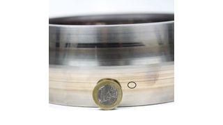 Die kleinsten Oberflächenabschälungen führen zum vorzeitigen Ausfall und lassen sich oft nur durch eine mikroskopische Oberflächenprüfung feststellen.  (Eisenhart Laeppche)