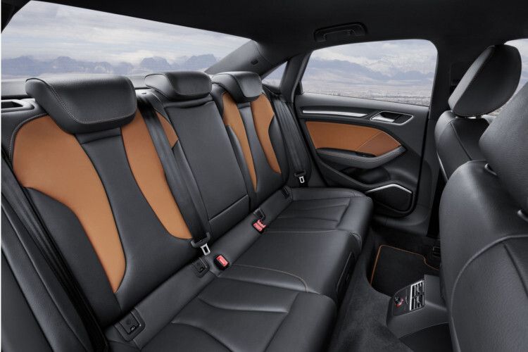 Dort finden sich unter anderem Panorama-Glasdach, Xenon-Licht und ein Abstands-Regeltempomat mit Staufunktion. Genaue Preise nennt Audi noch nicht, deutet allerdings knapp 25.000 Euro als Einstiegs-Angebot an. Damit wäre die Stufenhecklimousine auf einem ähnlichen Niveau wie der fünftürige Sportback, den es als 140-PS-Benziner für 24.600 Euro gibt. (Foto: Audi)