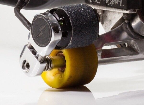 Mit Kickr lässt sich jedes beliebige Skateboard mit einem Elektroantrieb ausstatten (Kickr)