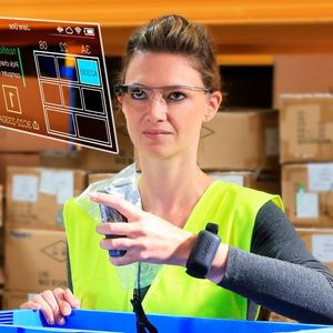 Um die Einführung der Datenbrillen-Technologie im Unternehmen erfolgreich zu realisieren, hat sich ein strukturiertes Vorgehen mit fünf Schritten bewährt. 