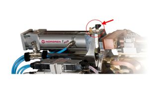 Automatisierungsanwendung Punktschweißen: An Servozylinder und Servoventil werden verschiedene Parameter überwacht, um die Soll-Leistung zu garantieren.  Bilder: Norgren (Archiv: Vogel Business Media)