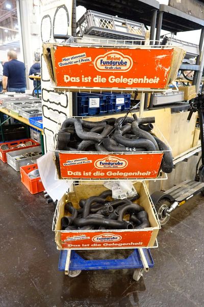 Ein echtes Angebot für Schnäppchenjäger, so man genau weiß, wie der benötigte Schlauch auszusehen hat. (Bild: Dominsky – VCG)