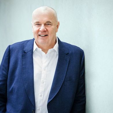 KI im Marketing! Dr. Ralf Strauß von Marketing Tech Lab stellt hier den neuesten Marketing Tech Monitor vor, der sich damit beschäftigt, wie Unternehmen aus der DACH-Region im Bereich Marketing mit künstlicher Intelligenz arbeiten ... (Bild: Marketing Tech Lab)
