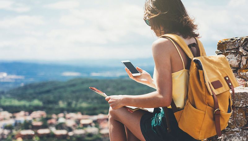 Kann durchaus praktisch sein: Auch in der „schönsten Zeit des Jahres“ sind mobile Endgeräte längst ein wichtiger Bestandteil. (Auto Europe)