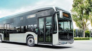 Daimler hat den „eCitaro“ vorgestellt, einen rein elektrisch angetriebenen Stadtbus. Seine offizielle Premiere ist auf der IAA Nutzfahrzeuge vom 20. bis 27. September 2018 in Hannover. (Daimler)