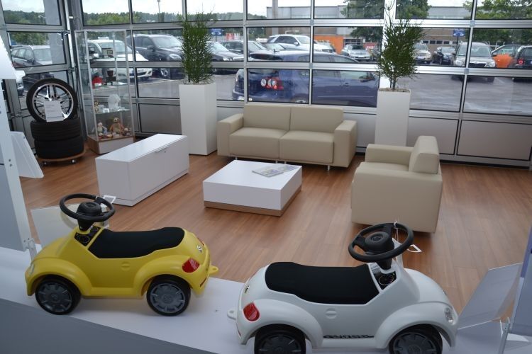 Die Kundenecke in der Volkswagen-Werkstatt. (Foto: Michel)
