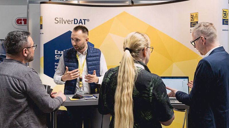 Mit ihrem alljährlichen Report hat die DAT ein wichtiges Informationsmedium für die gesamte Kfz-Brache geschaffen. Aus diesem lassen sich auch für das tägliche Geschäft in der Fahrzeuginstandsetzung wertvolle Informationen herausziehen. (Bild: Stefan Bausewein)