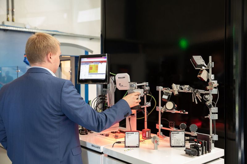 Sensorik und Vision-Systeme sind unverzichtbare Helfer bei der Automatisierung. (Bild: René Maiwald/ Remmel Consulting)