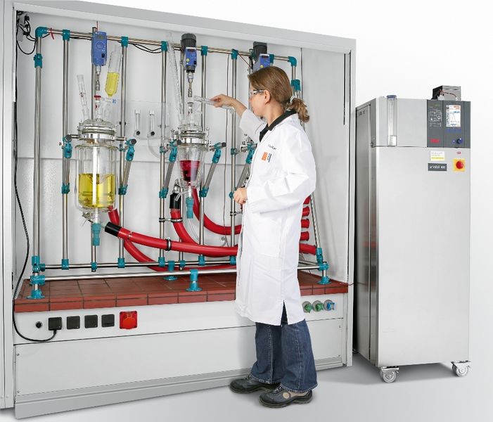 Mehr zu dem Thema Temperierlösungen für die chemische Reaktionstechnik erfahren Sie im Whitepaper 