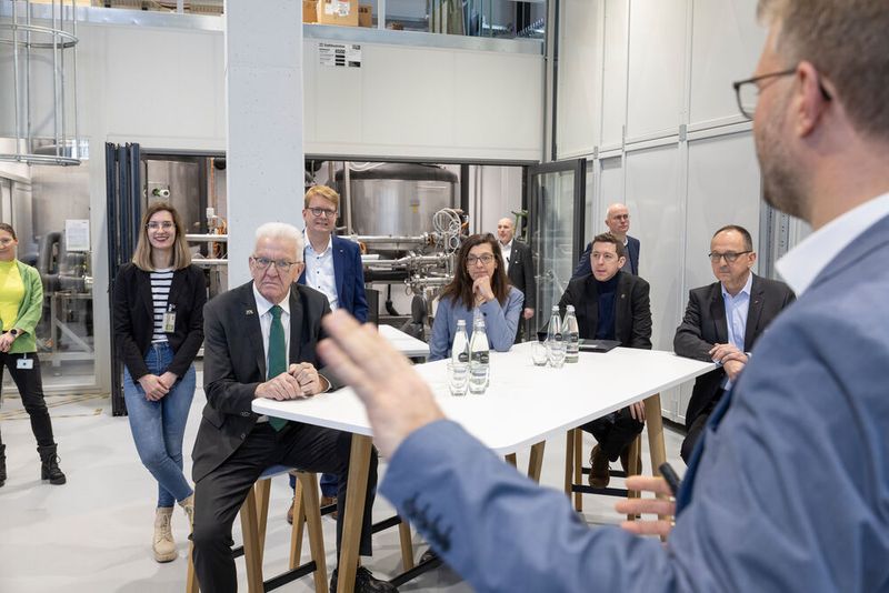 Auch das Forschungszentrum betonte einige wichtige Kooperationen zur Forschung in Baden-Württemberg und verdeutlichte dabei die Innovationskraft in Baden-Württemberg. (Bild: Luca Siermann/ABB)