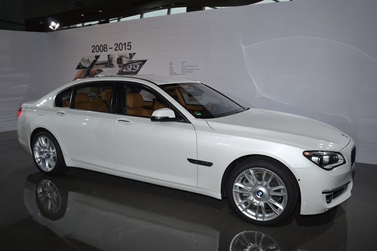 ...und die fünfte Baureihe zeigte sich in der BMW-Welt den Journalisten aus aller Welt. (Foto: Michel)