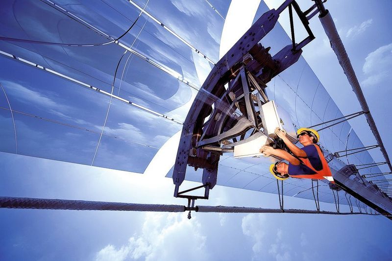 Parabolrinne zur solarthermischen Stromgewinnung. Bild: Siemens (Archiv: Vogel Business Media)