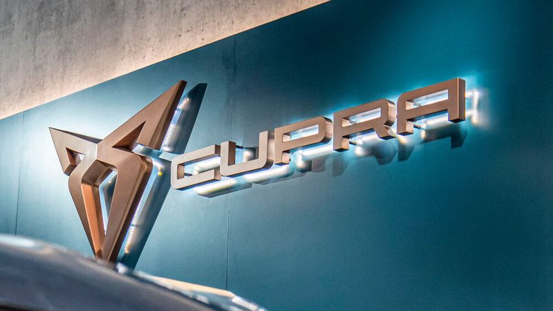 Cupra-Lagerwagen vom Händler lassen sich neuerdings bundesweit über die Webseite cupraofficial.de finden.(Bild:  Hahn Automobile)