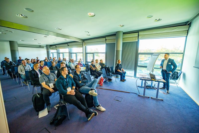 Parallel zur Ausstellung hatten die Besucher die Gelegenheit in Fachvorträgen ihr Wissen aufzufrischen. (Bild: Amelie Jehmlich/ART n Photo)