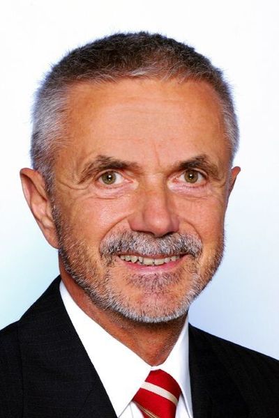 Prof. Klaus Bender wurde zum Ehrenvorsitzenden des Kongresskomitees der SPS IPC Drives ernannt. (Bild: Mesago)